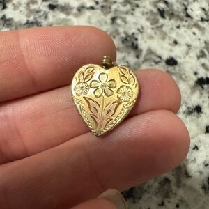 14k yellow gold daisy flower heart locket engraved I love you